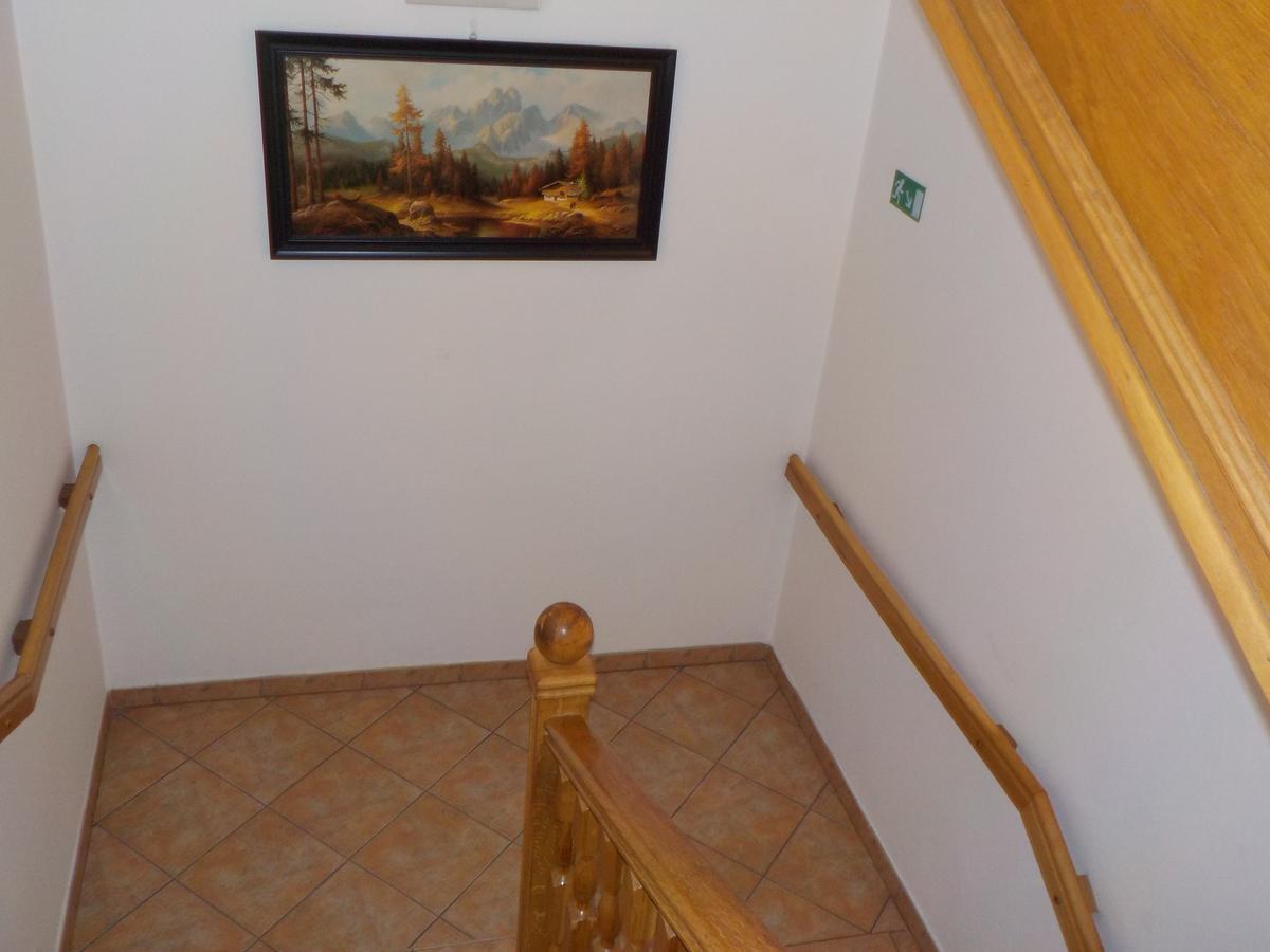Hotel Krivan Kysucke Nove Mesto Dış mekan fotoğraf