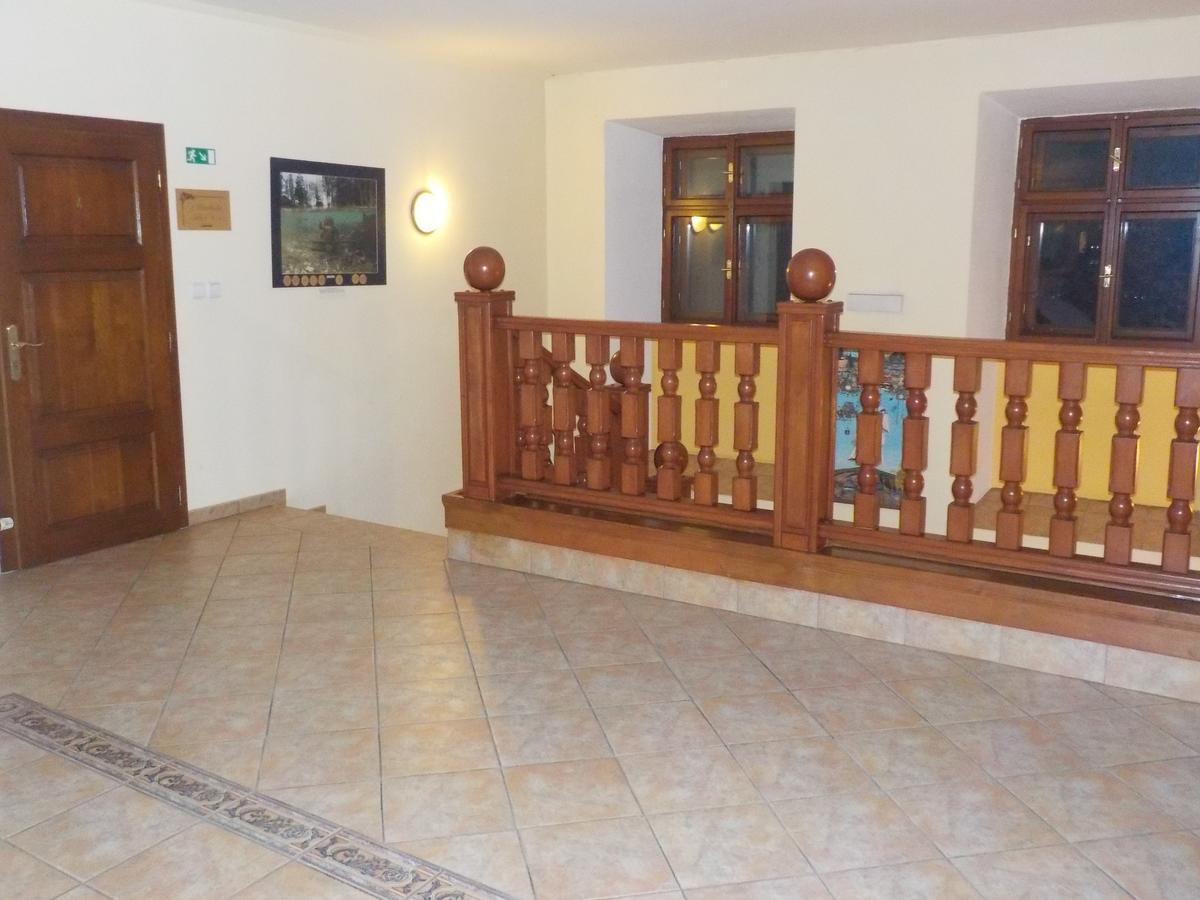 Hotel Krivan Kysucke Nove Mesto Dış mekan fotoğraf